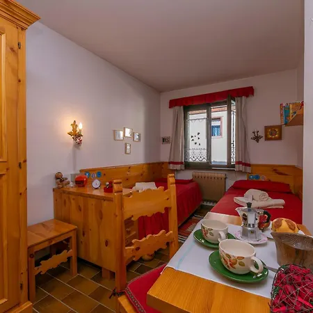 Daire Casa Cisi In-ski Out 20m - Happy Livigno
